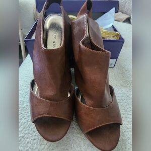 Madden Girl Brown Mules/Sandals with Chunky Sky High 5 1/2" Heel In Cognac